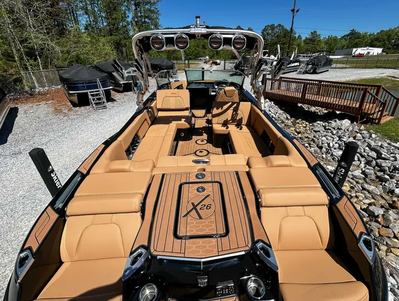 Slide: The Image of MasterCraft X26 2021 - 12