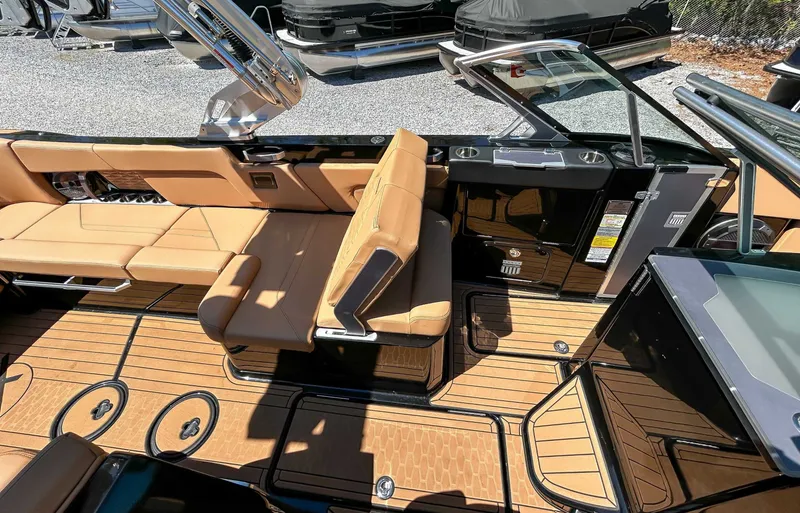 Slide: The Image of MasterCraft X26 2021 - 16