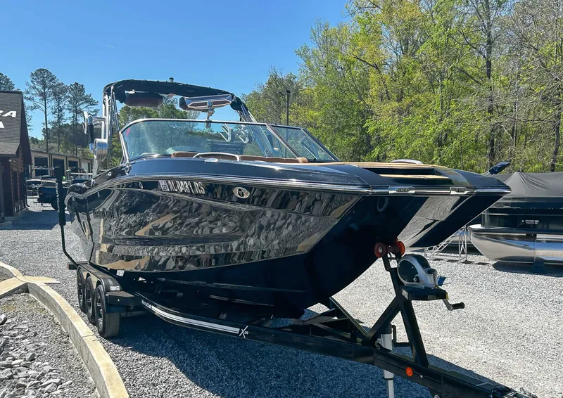 Slide: The Image of MasterCraft X26 2021 - 3