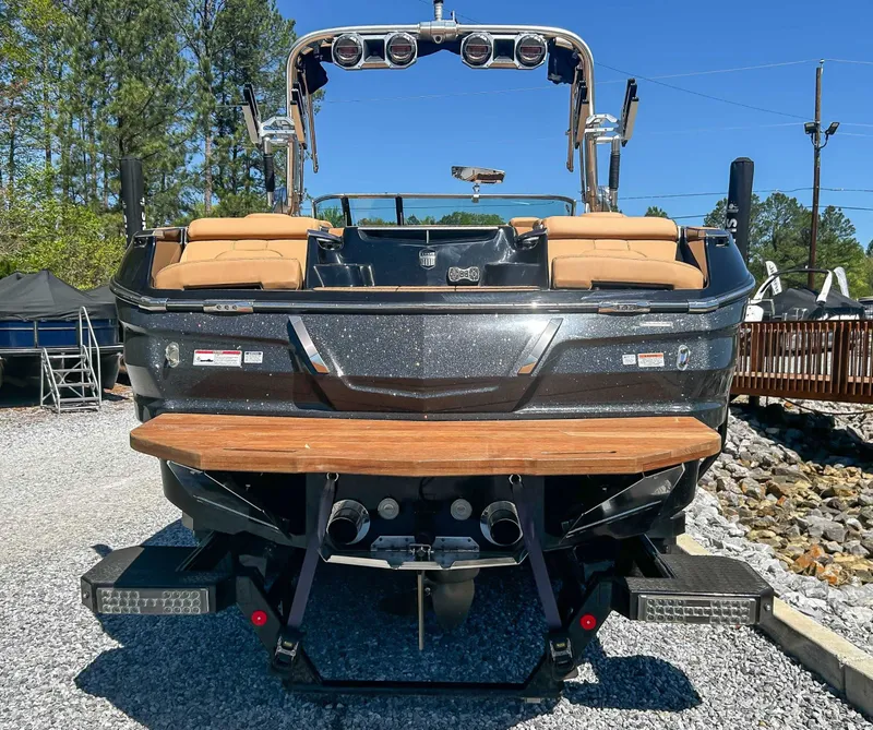 Slide: The Image of MasterCraft X26 2021 - 9