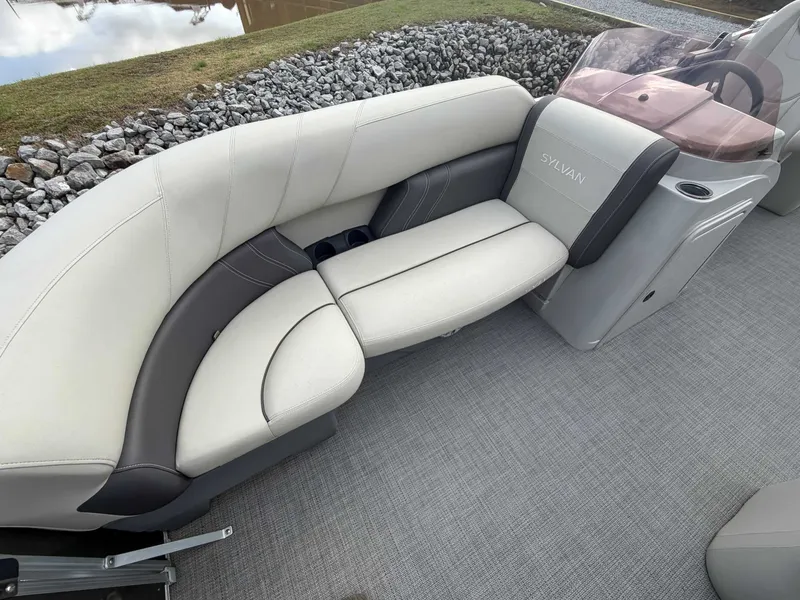 Slide: The Image of Sylvan Mirage 8522 LZ 2023 - 12