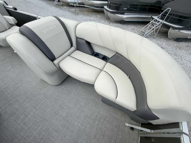 Slide: The Image of Sylvan Mirage 8522 LZ 2023 - 13