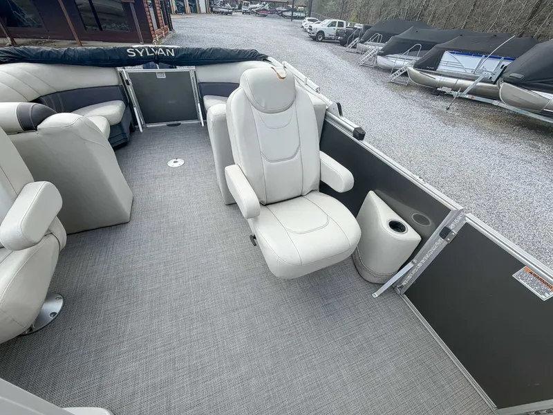 Slide: The Image of Sylvan Mirage 8522 LZ 2023 - 14