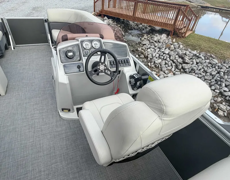 Slide: The Image of Sylvan Mirage 8522 LZ 2023 - 16