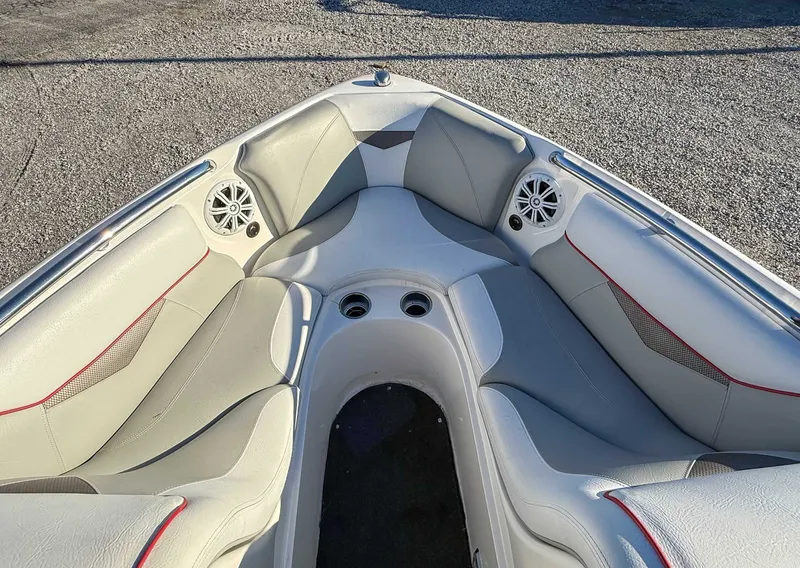 Slide: The Image of Tigé 22V 2006 - 12