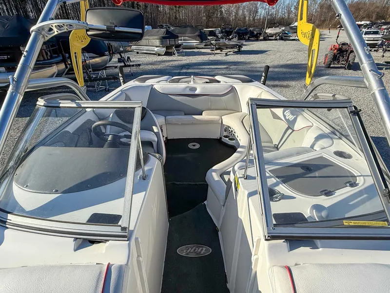 Slide: The Image of Tigé 22V 2006 - 15