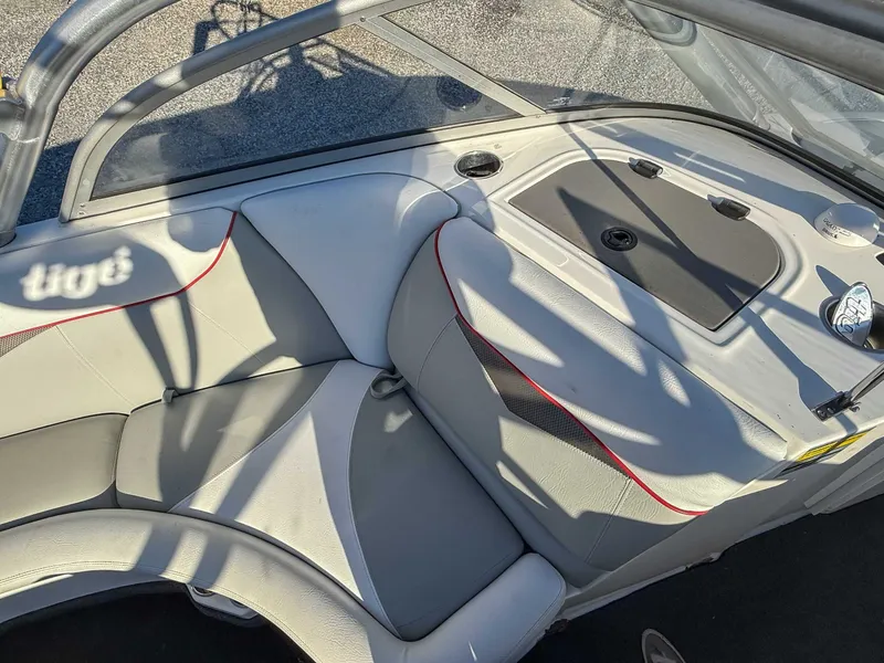 Slide: The Image of Tigé 22V 2006 - 16