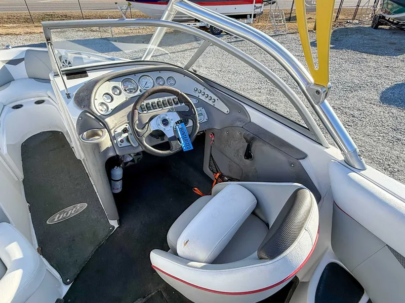 Slide: The Image of Tigé 22V 2006 - 17