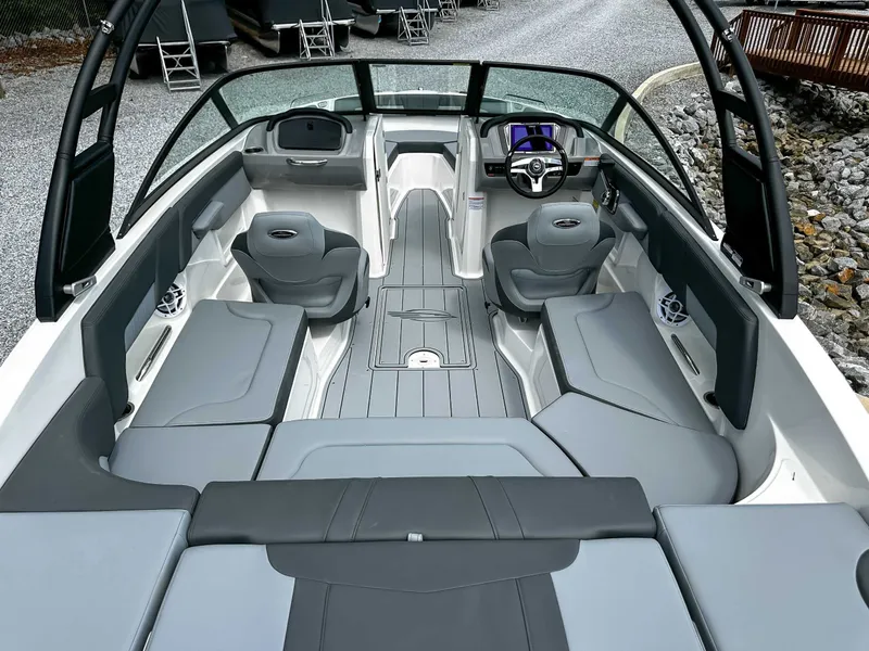 Slide: The Image of Chaparral 23 SSi 2026 - 12