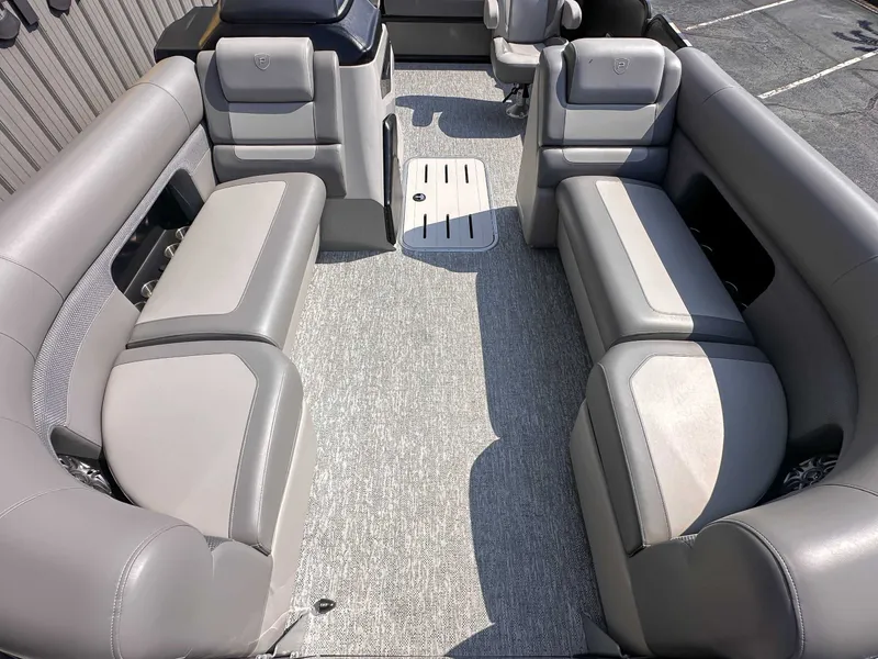 Slide: The Image of Premier 230 Sunsation RL (PTX 28) 2025 - 9