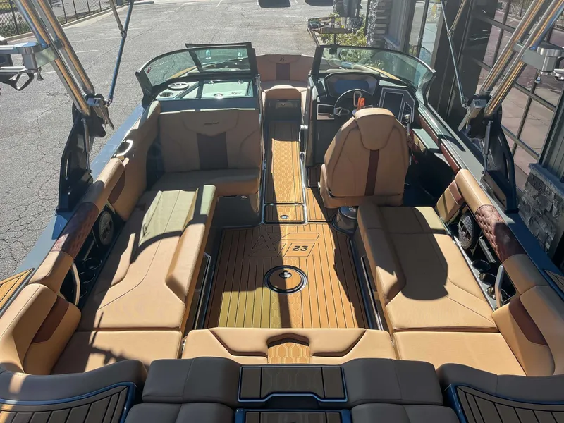 Slide: The Image of MasterCraft XT23 2023 - 11