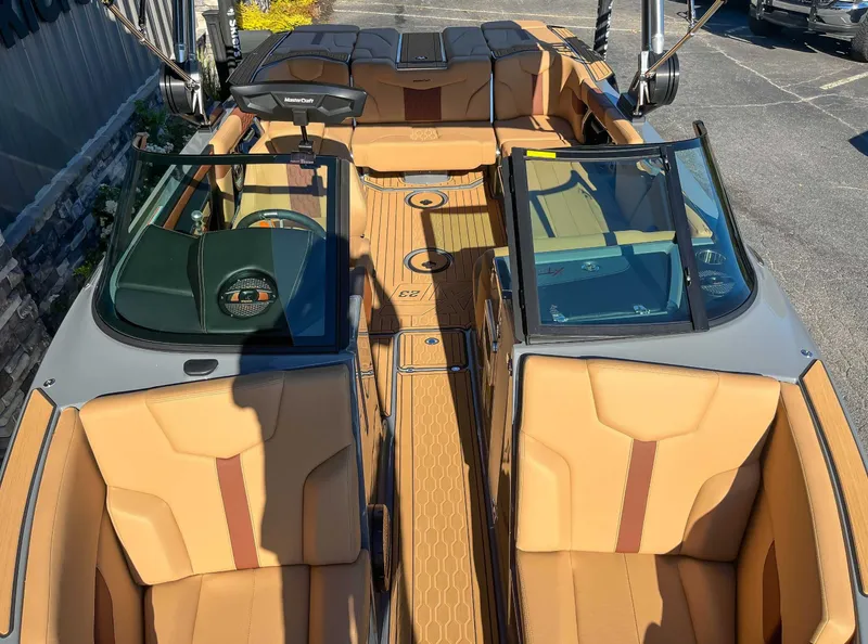 Slide: The Image of MasterCraft XT23 2023 - 12