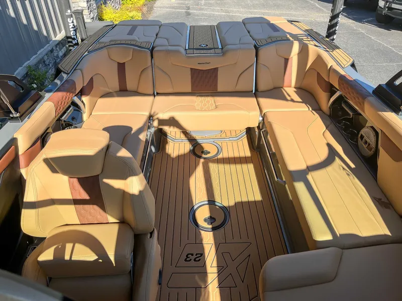 Slide: The Image of MasterCraft XT23 2023 - 14