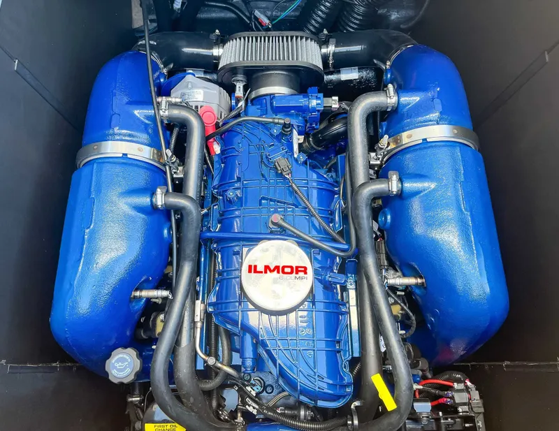 Slide: The Image of MasterCraft XT23 2023 - 22