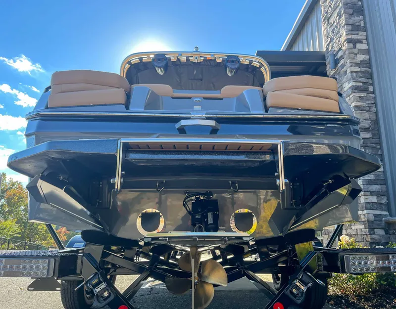 Slide: The Image of MasterCraft XT23 2023 - 8