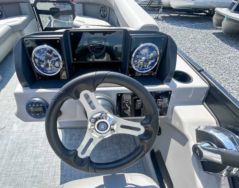 Slide: The Image of Premier 200 Sunscape RF 2025 - 15