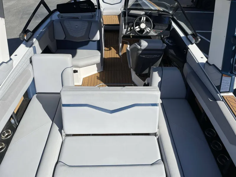 Slide: The Image of Nautique G25 2023 - 12