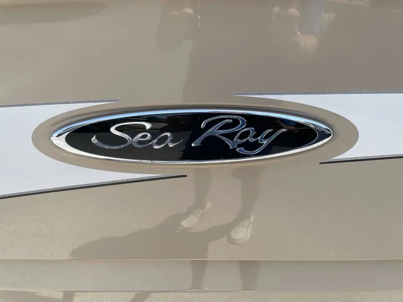 Slide: The Image of Sea Ray 240 Sundeck 2015 - 15