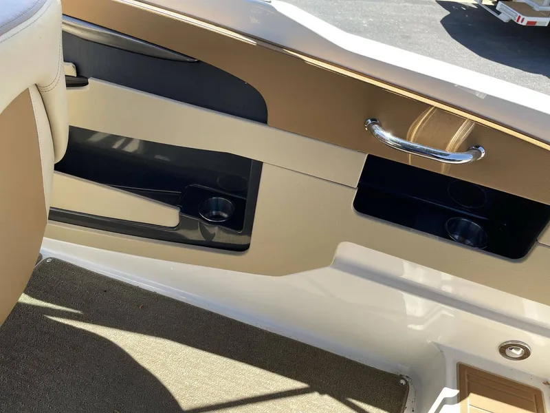 Slide: The Image of Sea Ray 240 Sundeck 2015 - 16