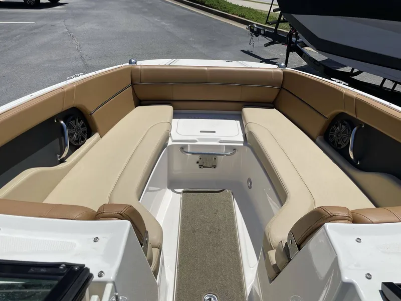Slide: The Image of Sea Ray 240 Sundeck 2015 - 23