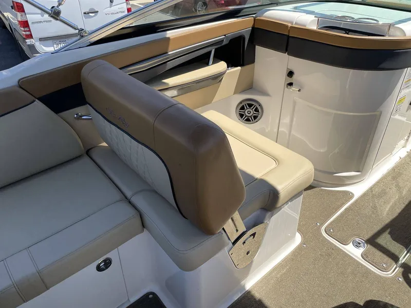 Slide: The Image of Sea Ray 240 Sundeck 2015 - 9