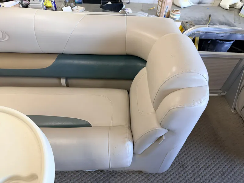 Slide: The Image of Princecraft 20 Versailles Pontoon & 60HP Mercury 4Stroke - $14,995 2007 - 30