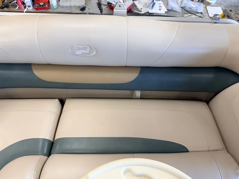 Slide: The Image of Princecraft 20 Versailles Pontoon & 60HP Mercury 4Stroke - $14,995 2007 - 31