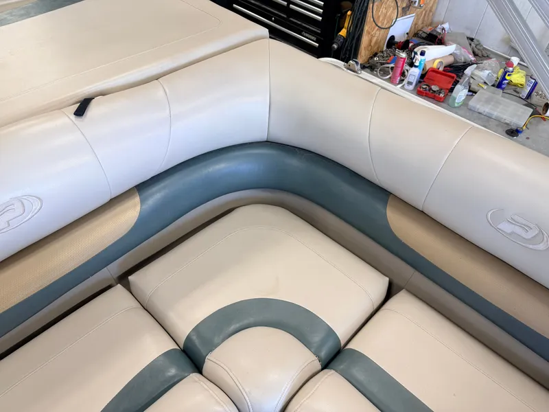 Slide: The Image of Princecraft 20 Versailles Pontoon & 60HP Mercury 4Stroke - $14,995 2007 - 32