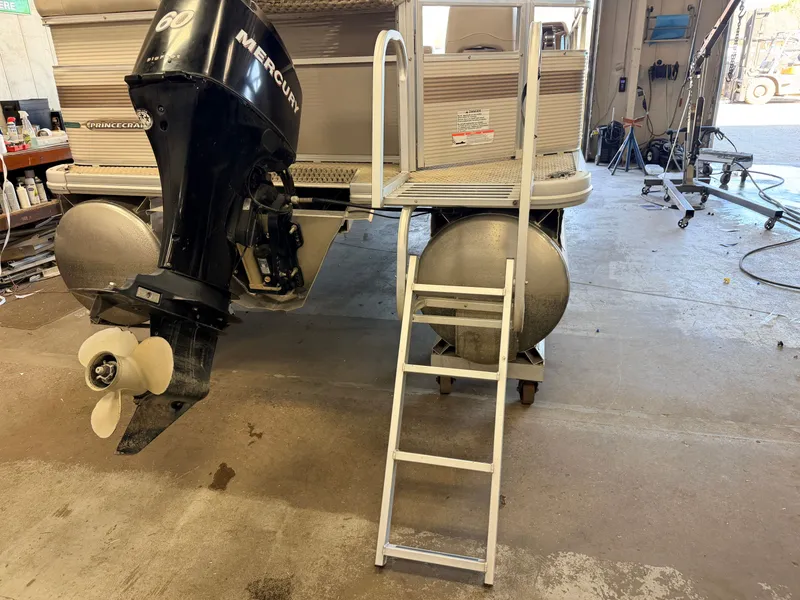 Slide: The Image of Princecraft 20 Versailles Pontoon & 60HP Mercury 4Stroke - $14,995 2007 - 36