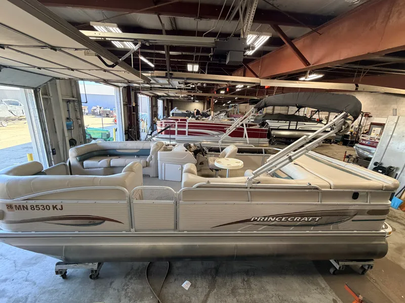 Slide: The Image of Princecraft 20 Versailles Pontoon & 60HP Mercury 4Stroke - $14,995 2007 - 4