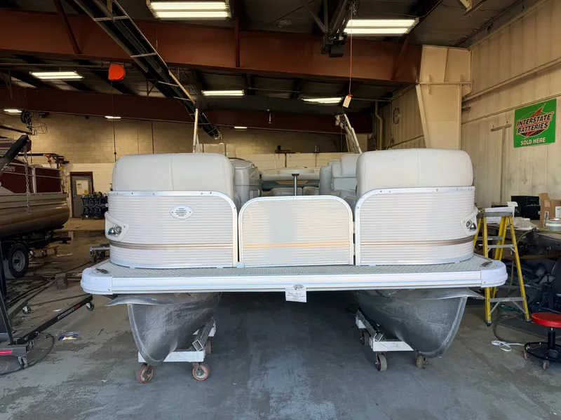 Slide: The Image of Princecraft 20 Versailles Pontoon & 60HP Mercury 4Stroke - $14,995 2007 - 40