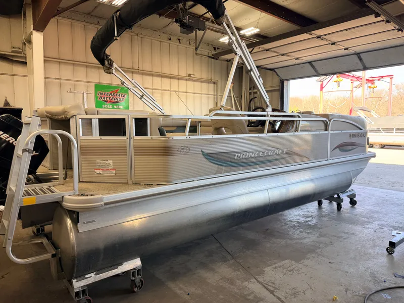 Slide: The Image of Princecraft 20 Versailles Pontoon & 60HP Mercury 4Stroke - $14,995 2007 - 44