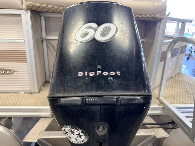 Slide: The Image of Princecraft 20 Versailles Pontoon & 60HP Mercury 4Stroke - $14,995 2007 - 48
