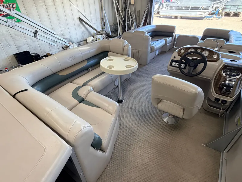 Slide: The Image of Princecraft 20 Versailles Pontoon & 60HP Mercury 4Stroke - $14,995 2007 - 6