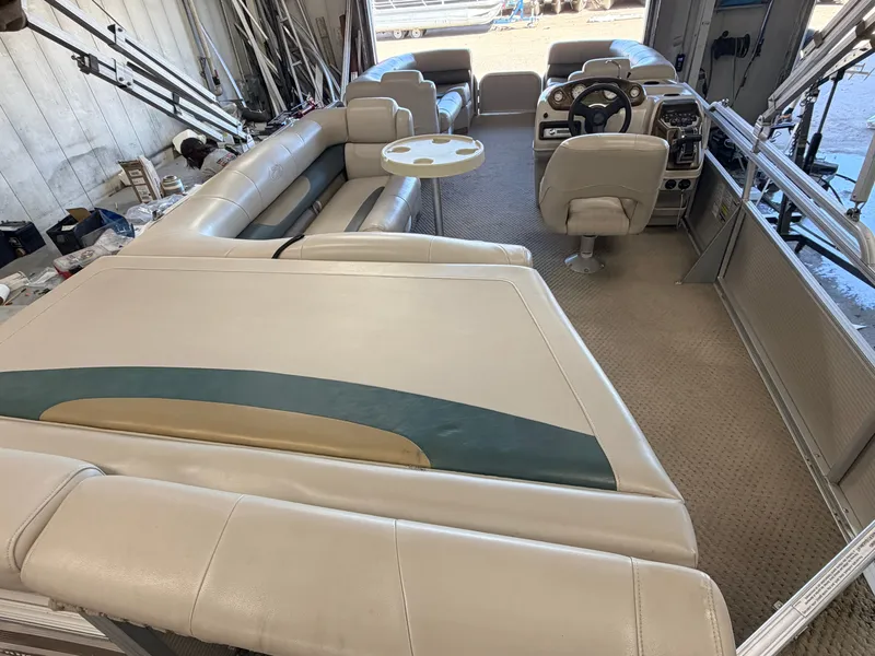 Slide: The Image of Princecraft 20 Versailles Pontoon & 60HP Mercury 4Stroke - $14,995 2007 - 8