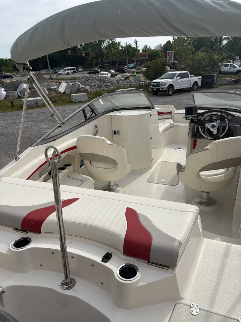 Slide: The Image of Stingray 214 LR 2013 - 4