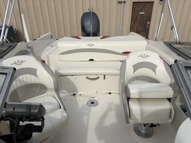 Slide: The Image of Stingray 214 LR 2013 - 5