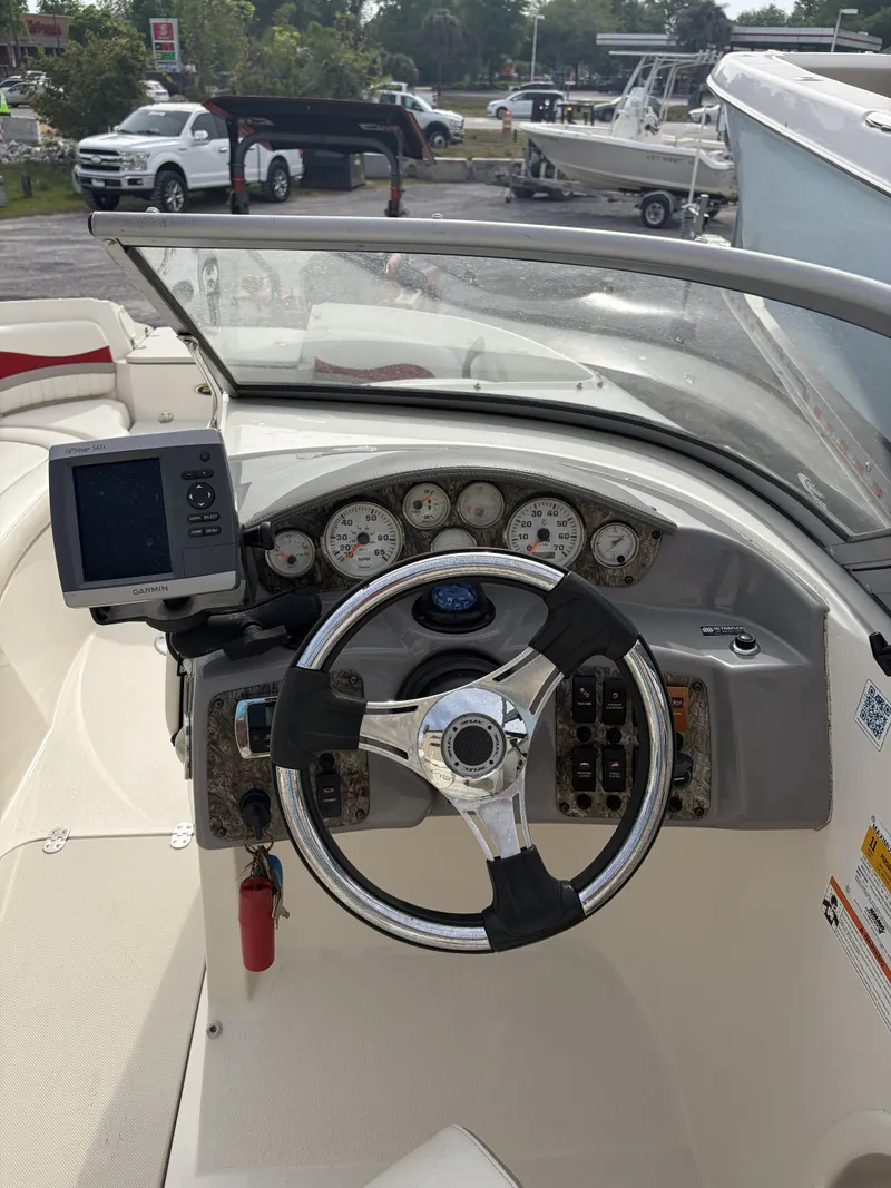 Slide: The Image of Stingray 214 LR 2013 - 7