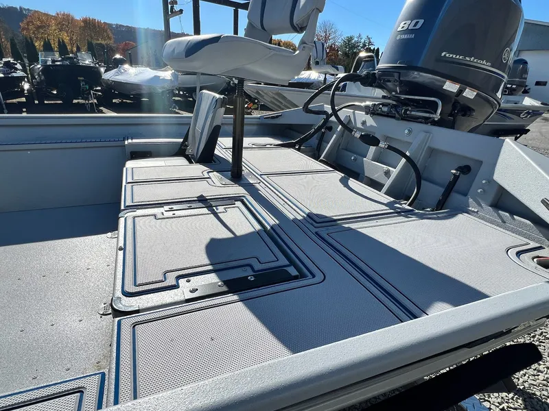 Slide: The Image of G3 Gator Tough 18 CCJ DLX 2025 - 16