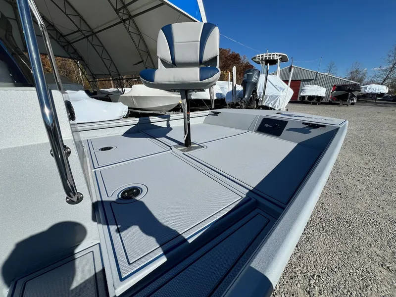 Slide: The Image of G3 Gator Tough 18 CCJ DLX 2025 - 17