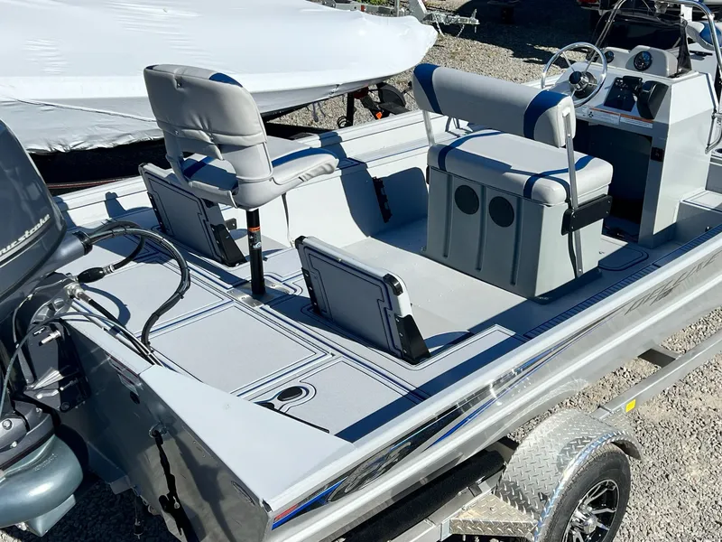 Slide: The Image of G3 Gator Tough 18 CCJ DLX 2025 - 18