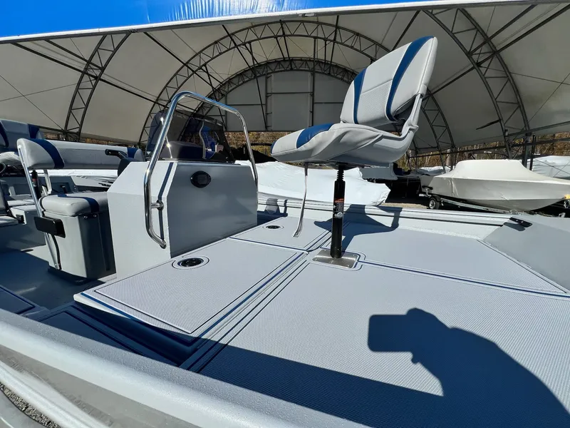 Slide: The Image of G3 Gator Tough 18 CCJ DLX 2025 - 8