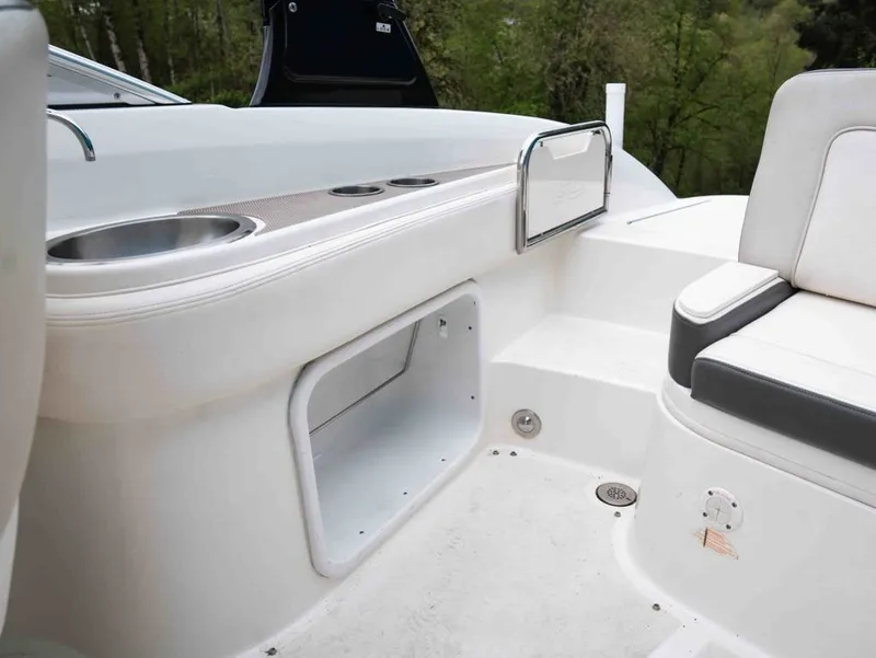 Slide: The Image of Sea Ray 240 Sundeck 2012 - 20