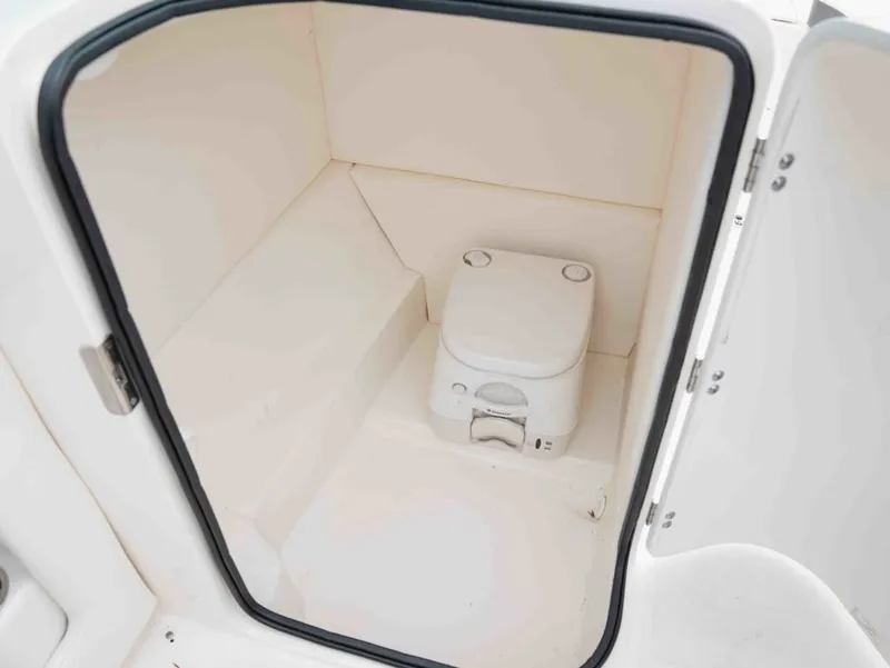 Slide: The Image of Sea Ray 240 Sundeck 2012 - 21