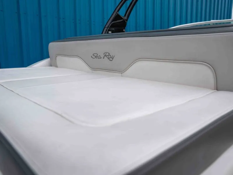 Slide: The Image of Sea Ray 240 Sundeck 2012 - 5