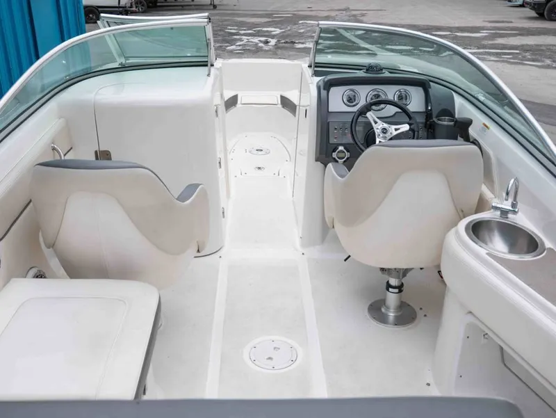 Slide: The Image of Sea Ray 240 Sundeck 2012 - 6