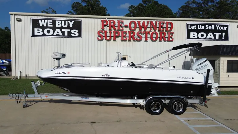 The Image of Hurricane 231CC 2022 - 1