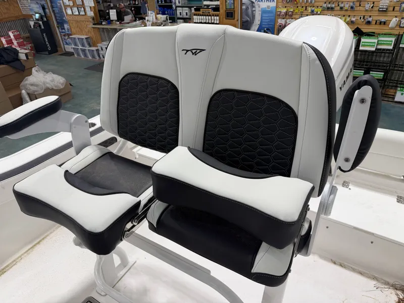 Slide: The Image of Tidewater 220 LXF 2026 - 7