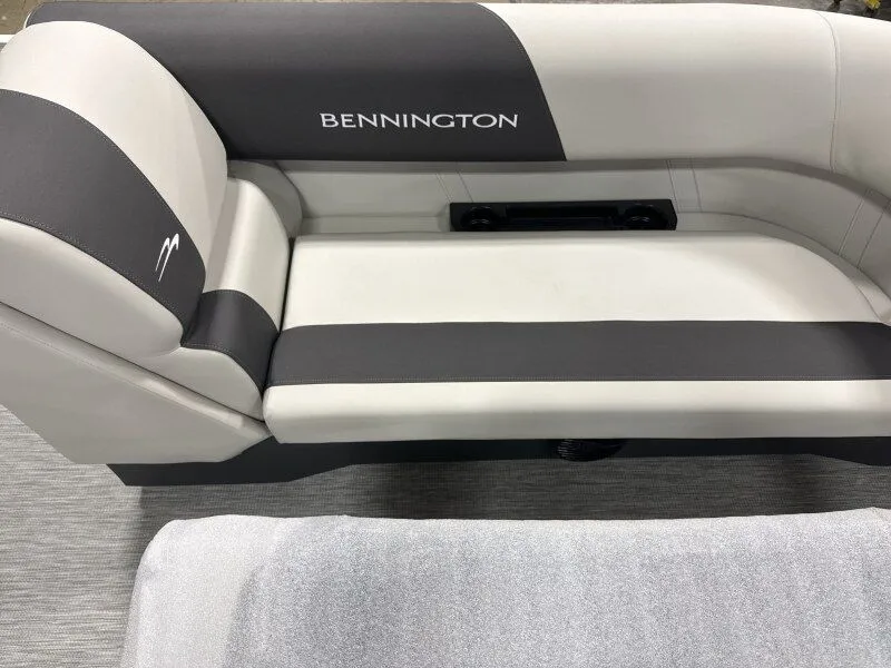 Slide: The Image of Bennington 22SSR S-One 2026 - 11