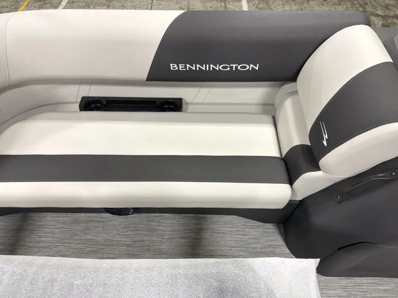 Slide: The Image of Bennington 22SSR S-One 2026 - 12